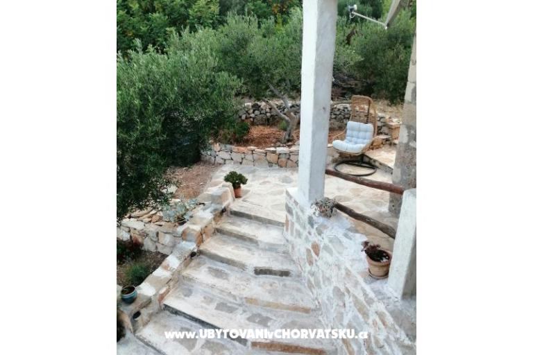 Stone house za odmor Ostojić – photo 29