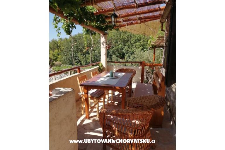 Stone house za odmor Ostojić – photo 8