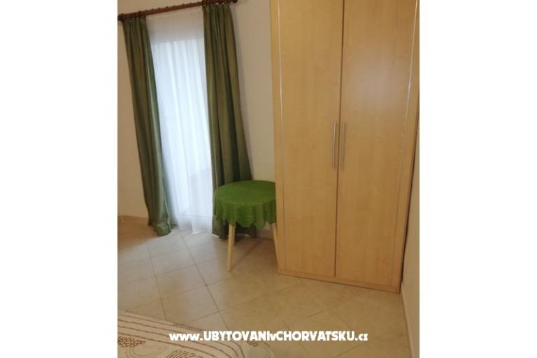 House Mate – photo 17