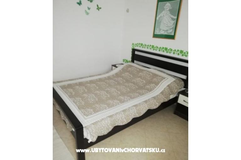 House Mate – photo 9