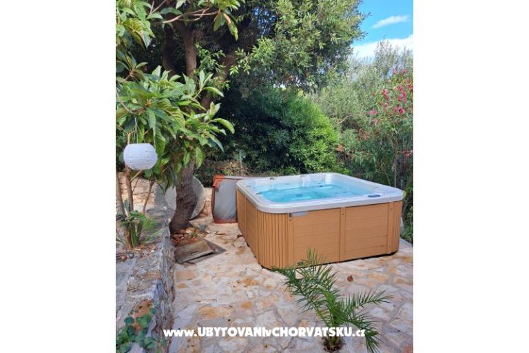 PRIVATE JACUZZI Sea View House  – photo 8