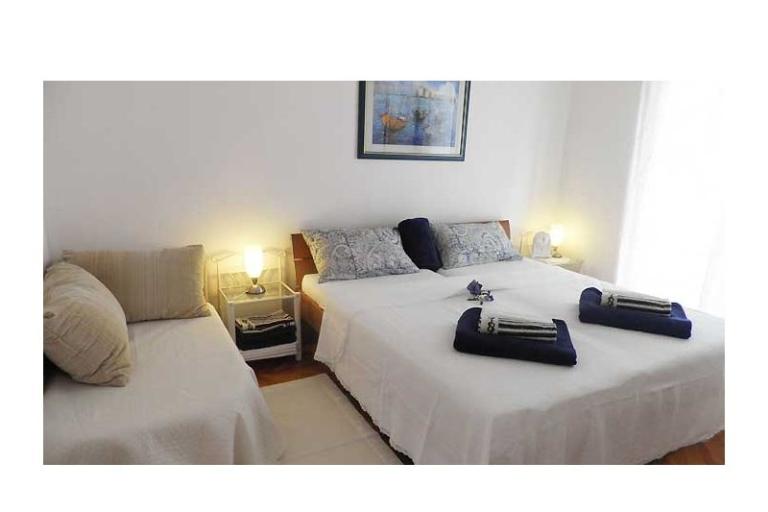 Apartments BY THE BEACH-Meri – photo 7