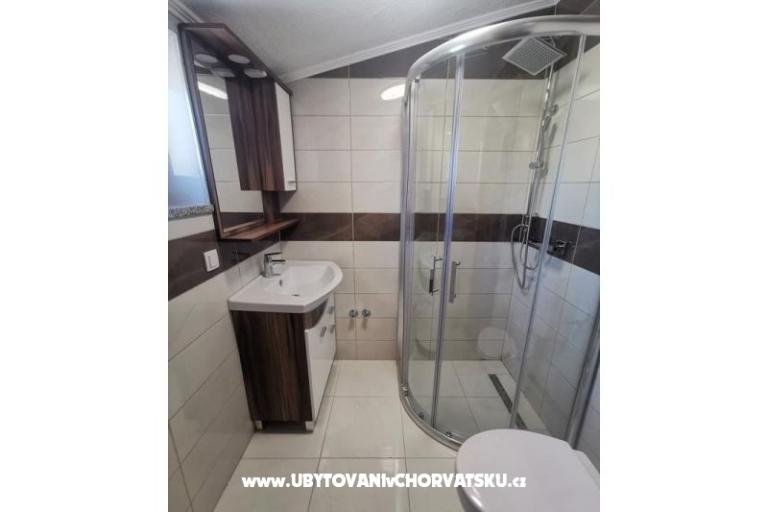 Villa Robert 2 with pool Cesarica – photo 8