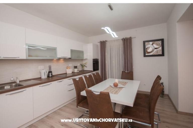 Deluxe Apartments Red Sunset – photo 3