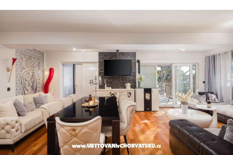 Apartments Romilda, by the beach – photo 9