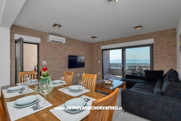 Hot Tub Luxury Apartments + beach p – photo 4