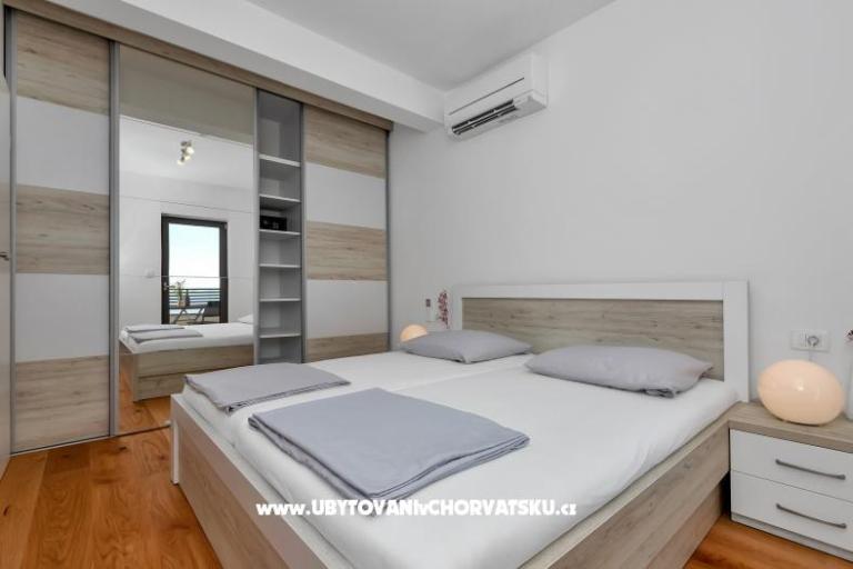 Hot Tub Luxury Apartments + beach p – photo 6