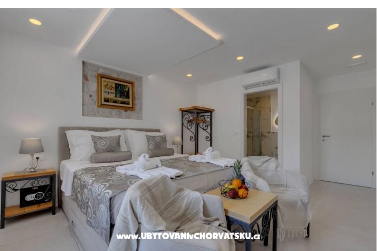 Luxury Rooms Palace B&B – photo 6
