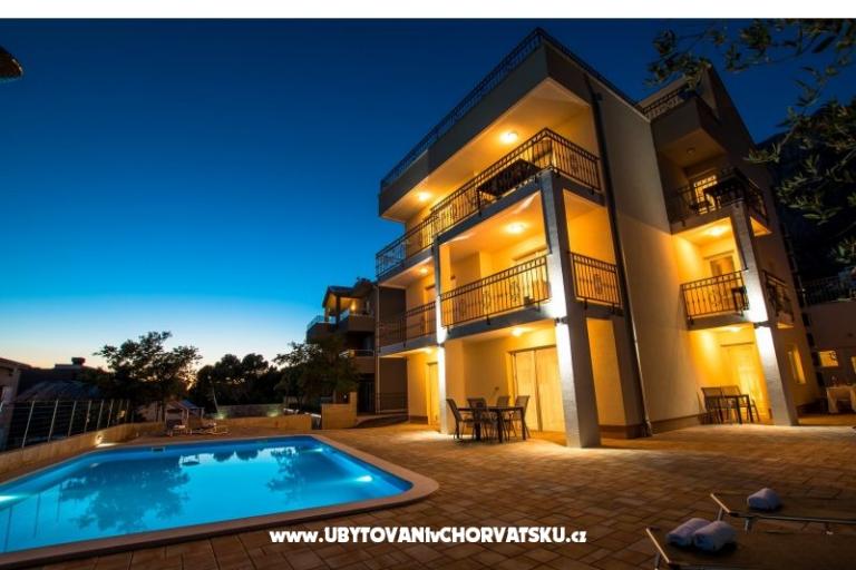 Apartments with pool – photo 13