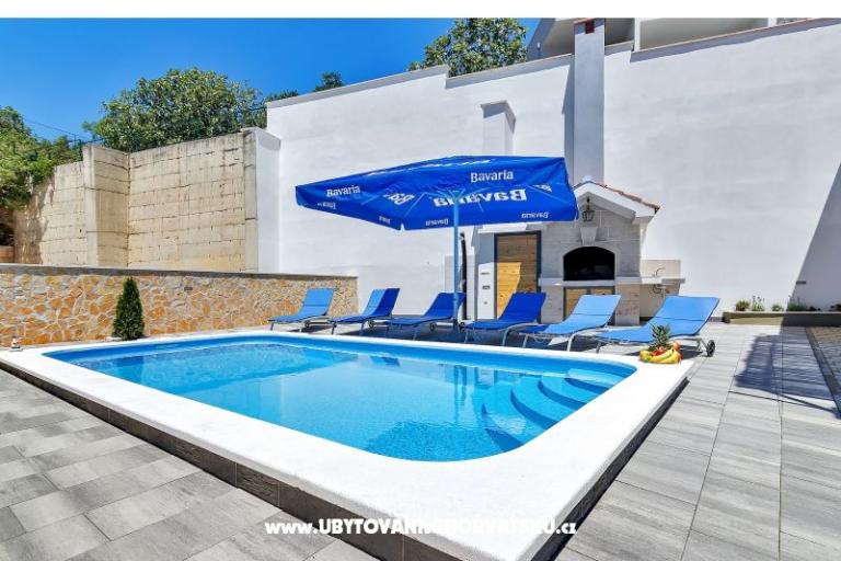 Apartments with pool – photo 17