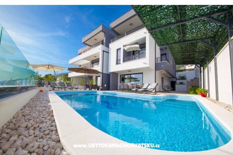 Apartments with pool – photo 7