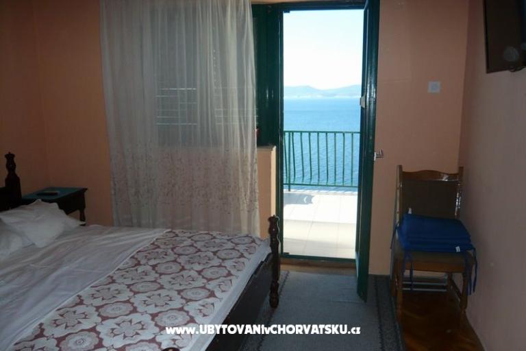 Apartments Sliskovic, 1. line to sea – photo 7