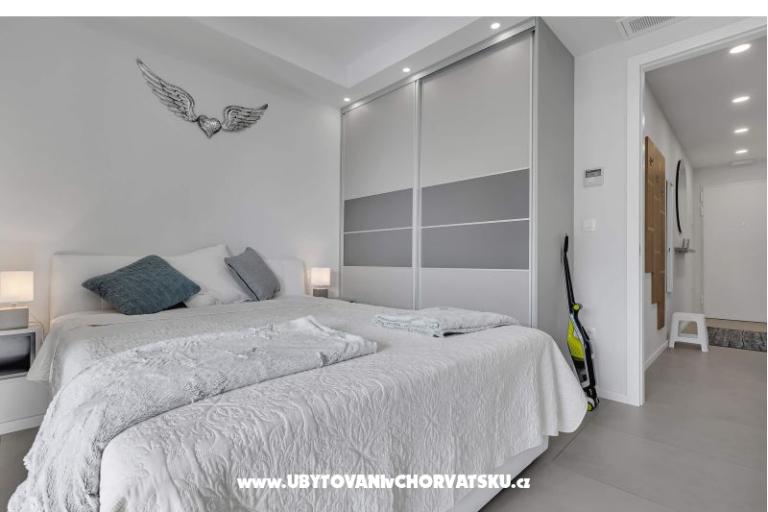 toDalmatia Seafront Apartment – photo 14