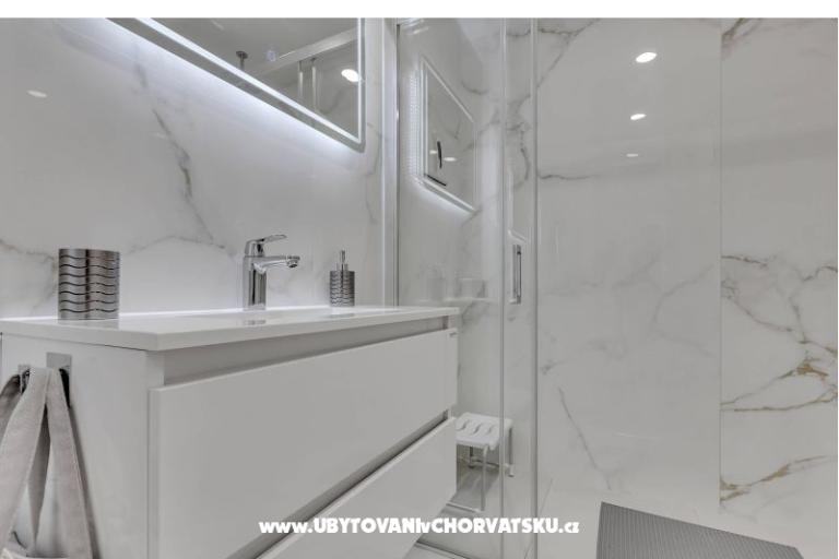 toDalmatia Seafront Apartment – photo 15