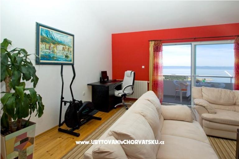 De Lux Apartments-SWIMMING POOL – photo 15