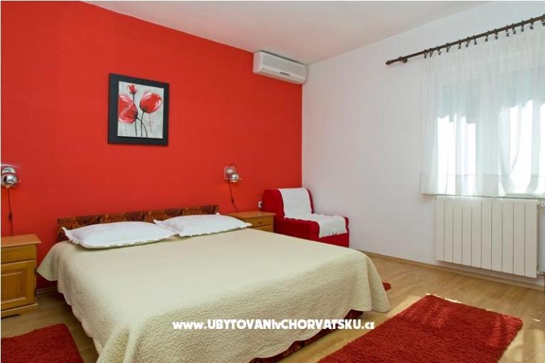 De Lux Apartments-SWIMMING POOL – photo 6