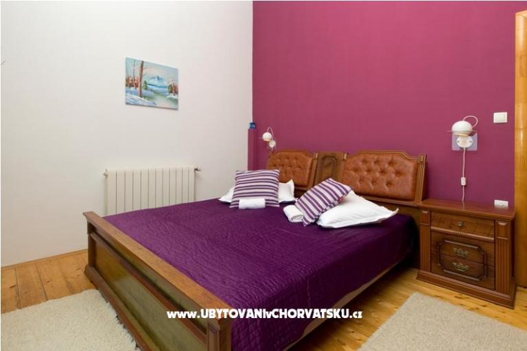 De Lux Apartments-SWIMMING POOL – photo 9