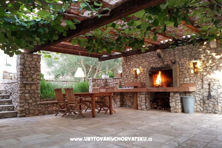 Big &amp; Small Konoba – photo 8