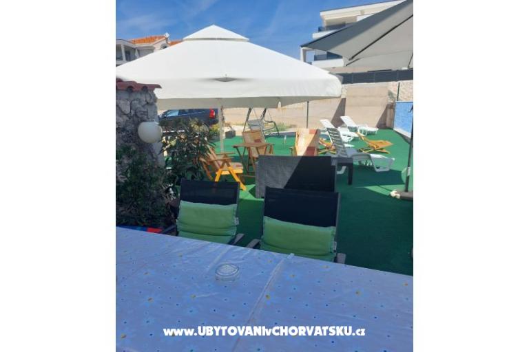Apartments Dinko s grijanim bazenom – photo 18