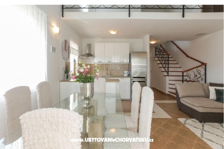 Apartments Mikulić Sevid – photo 9