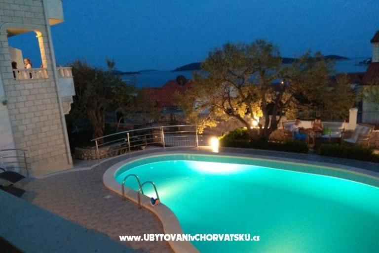 Apartments Villa MANDINA with pool – photo 4