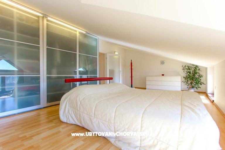 Comtemporary Apartment – photo 10