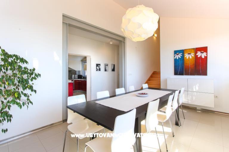 Comtemporary Apartment – photo 11