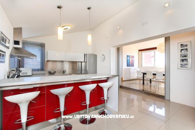 Comtemporary Apartment – photo 2