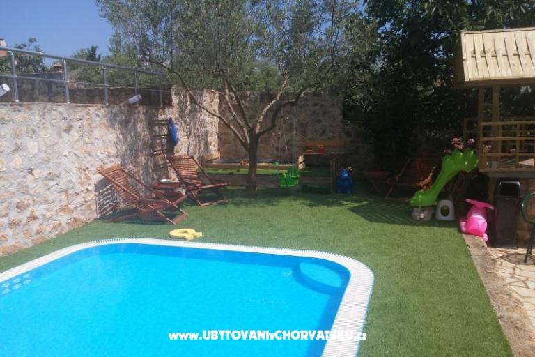 Villa Luka - jacuzzi, pool, sauna – photo 17