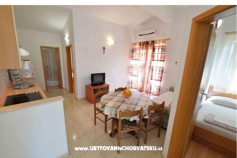 Apartments Julija – photo 11