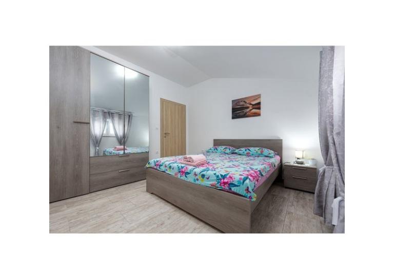 Apartments Tomislav VRSI-NIN – photo 13