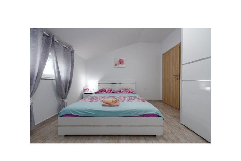 Apartments Tomislav VRSI-NIN – photo 14