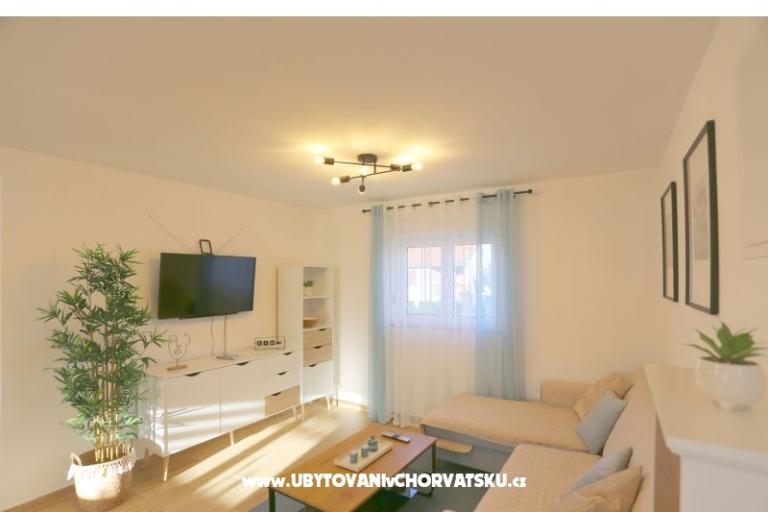 Melia Nin – photo 14