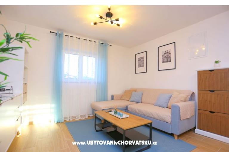 Melia Nin – photo 16