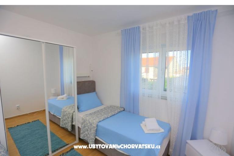 Melia Nin – photo 22