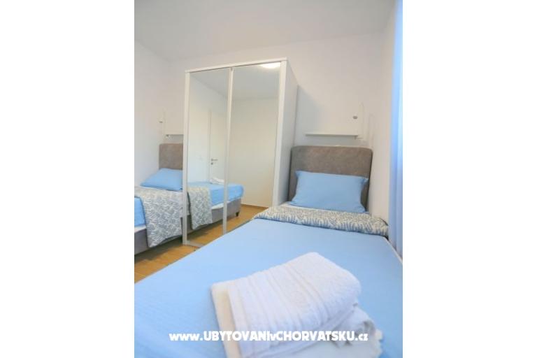 Melia Nin – photo 23