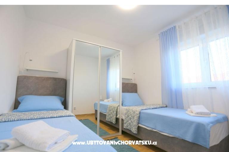 Melia Nin – photo 24