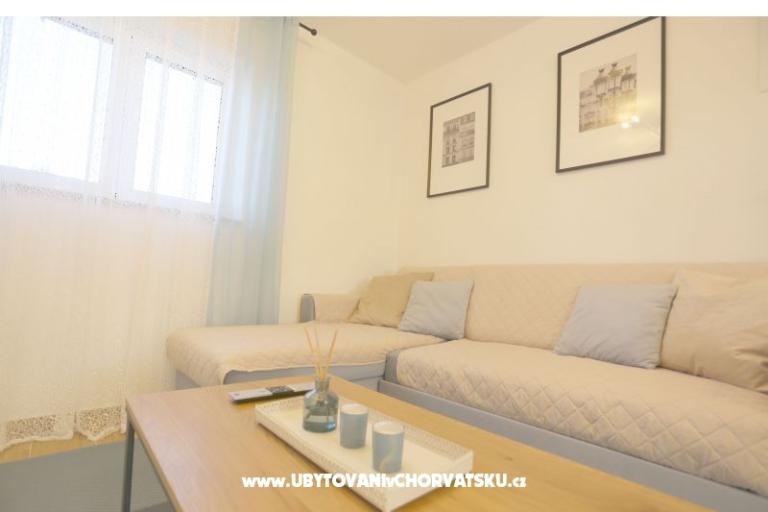 Melia Nin – photo 26