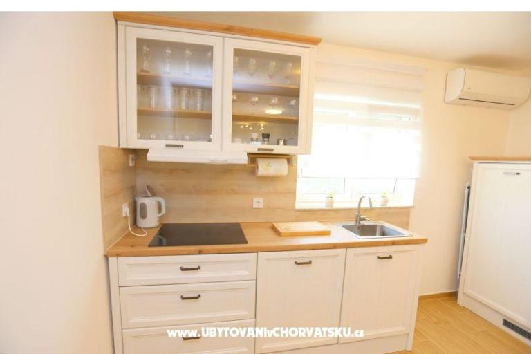 Melia Nin – photo 29