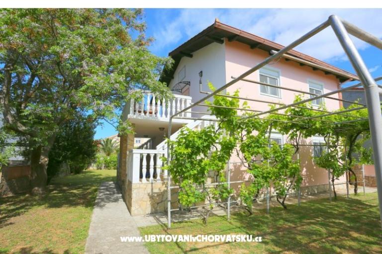 Melia Nin – photo 4