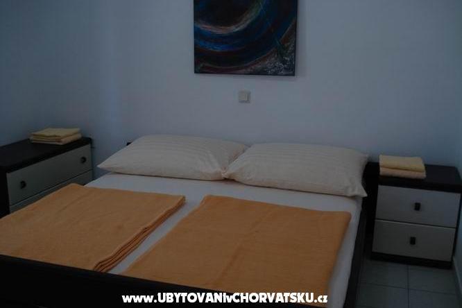 Apartments Jakišnica – photo 11