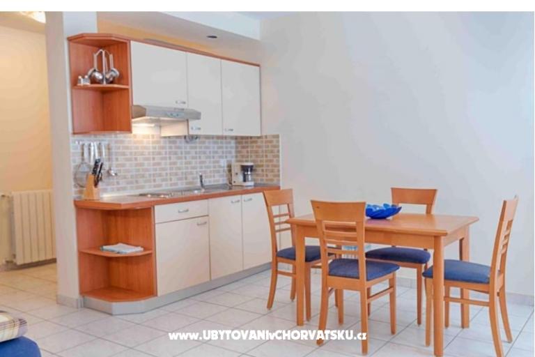 Ariela on the beach – photo 5