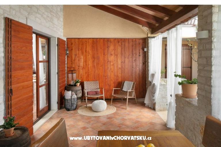 Antonia – photo 11