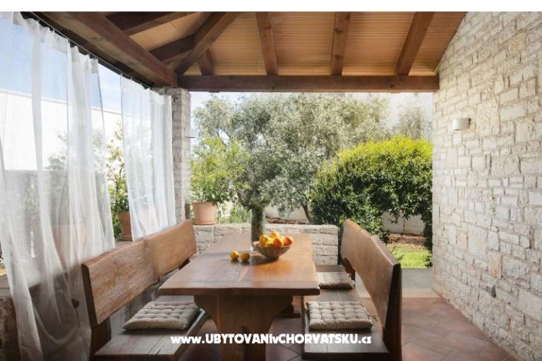 Antonia – photo 12