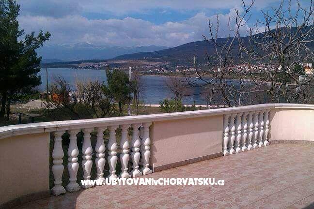 Apartment Dedi – photo 2