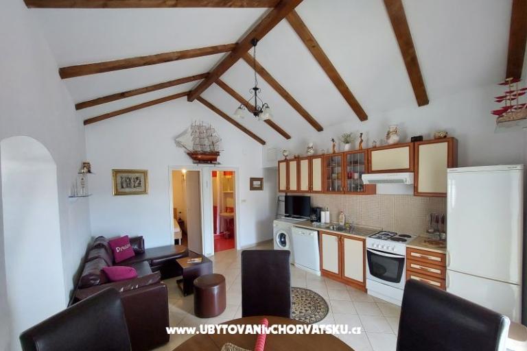 Apartments Pejaković na moru – photo 4