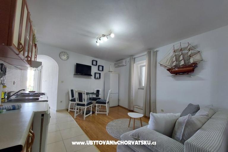 Apartments Pejaković na moru – photo 8