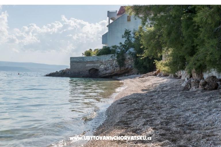 Apartments Darka on the beach – photo 11