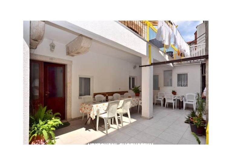 Apartments Stari Grad /Omiš center/ – photo 2