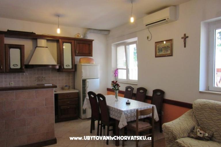 Petar apartmani Omis – photo 4